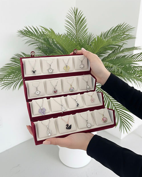 KOREAN NECKLACE RED & CREAM GIFT BOX
