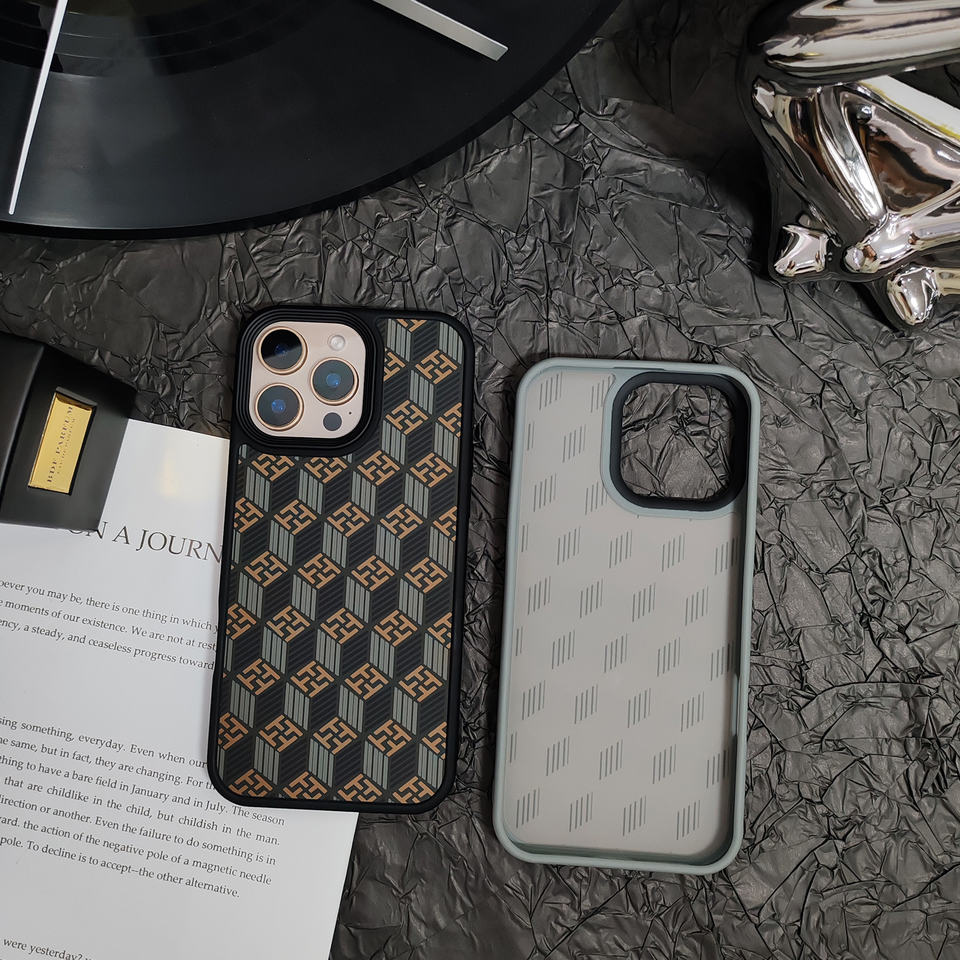 Luxury Designer Wireless Charger Magnetic Case for iPhone 16 Pro Max Shockproof Cover for iPhone 15 14 13 12 Mobile Phone Cases